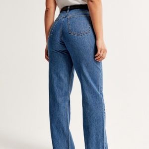 A&F Curve Love High Waist Loose Jean